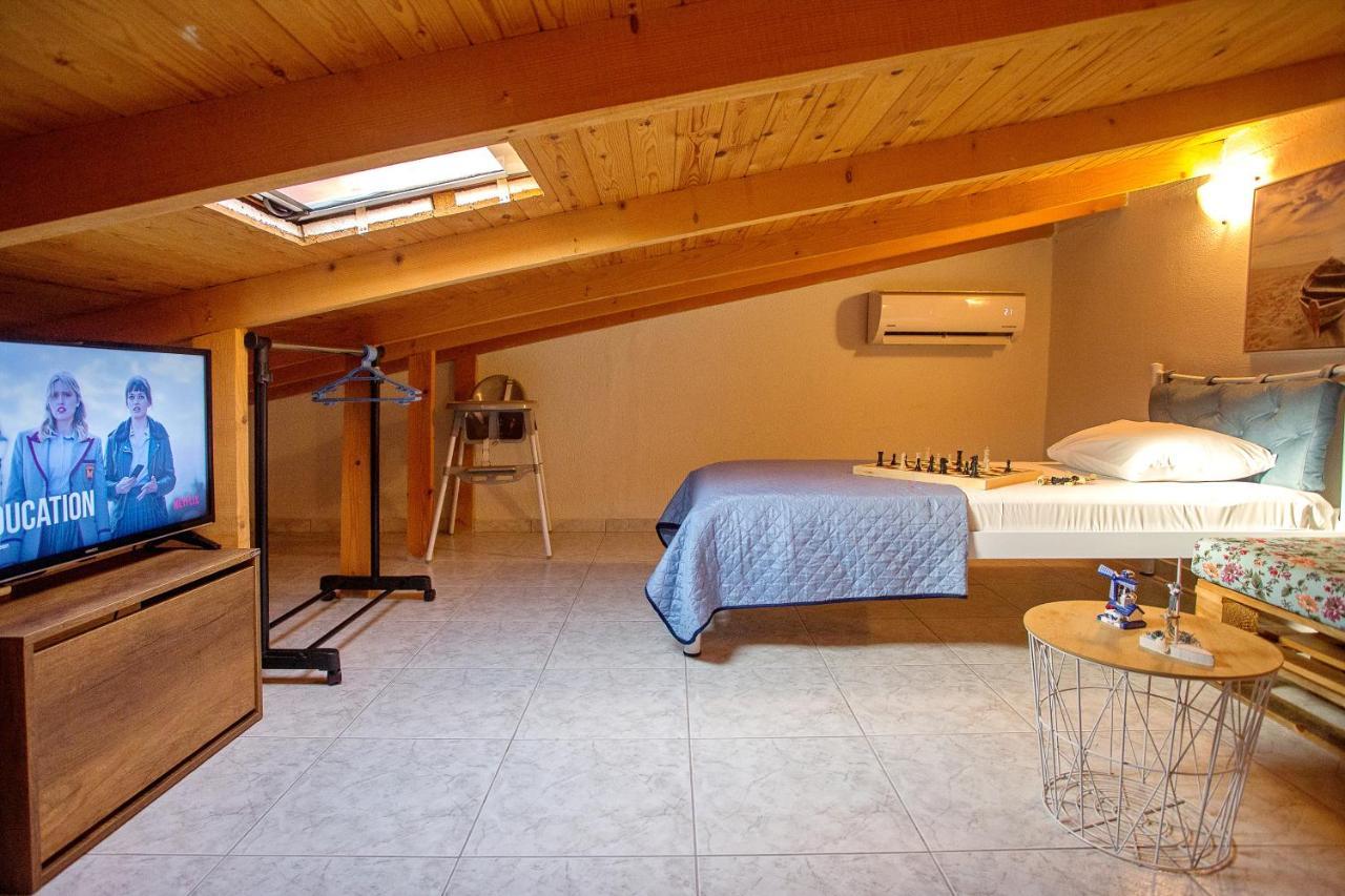 Holiday House Ioanna 2 - Loft Néa Péramos Zewnętrze zdjęcie